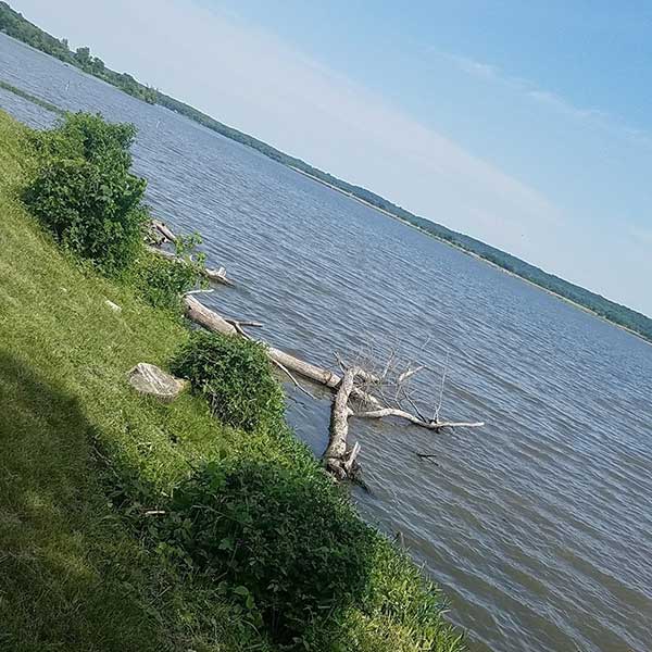 Illinois River at Starved Rock River Adventures Illinois River at Starved Rock River Adventures